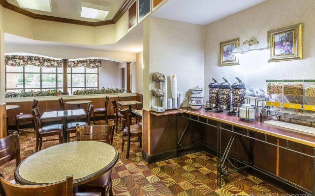 Quality Inn & Suites Montgomery East Carmichael Rd