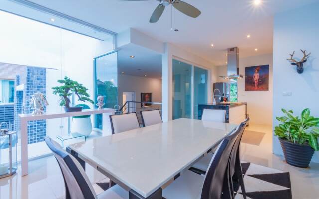 Luxury 3 Bedroom Villa, Sea View (PM-A5)