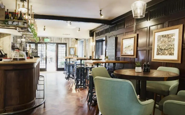 Bel & the Dragon at Red Lion Wendover