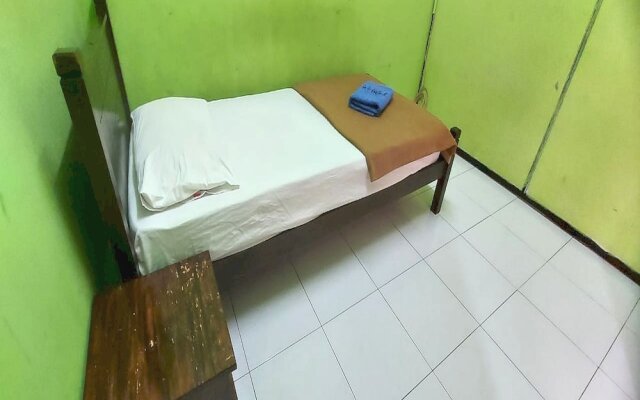 OYO 90937 Tanjak Hotel