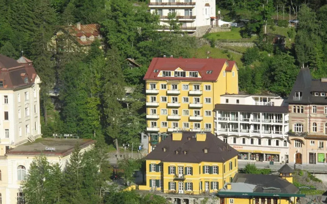 Mountain-view Apartment in Salzburg