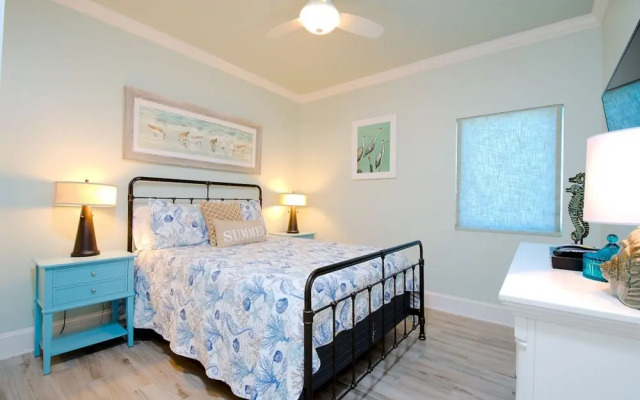 Lighthouse Condos by Hosteeva