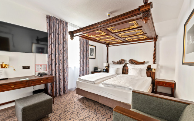 King's Hotel Center
