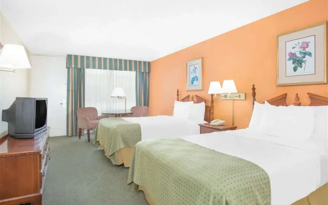 Days Inn by Wyndham Perry Near Fairgrounds