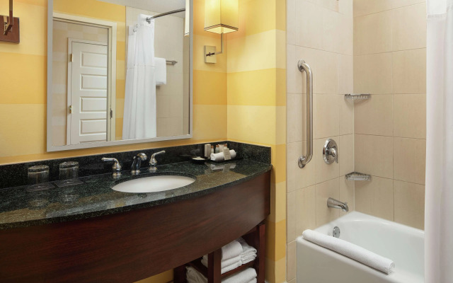 Hilton Charlotte Airport