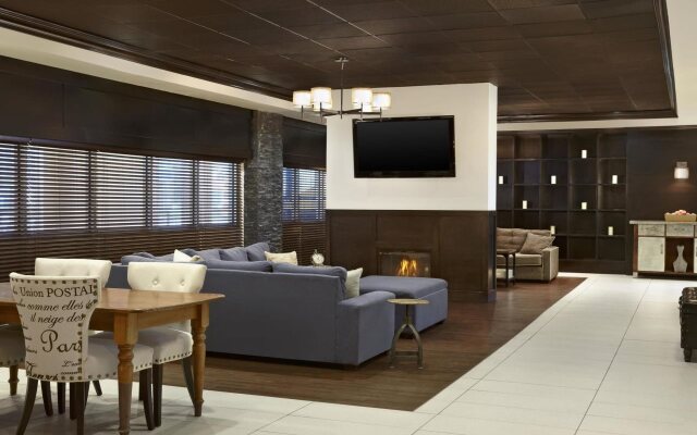 Four Points by Sheraton Hotel & Suites Calgary West