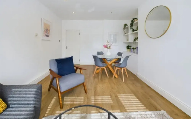 The Earl's Court Hideaway - Warm 3bdr House