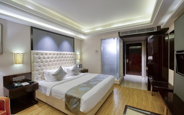 Om Clarks Inn Raebareli