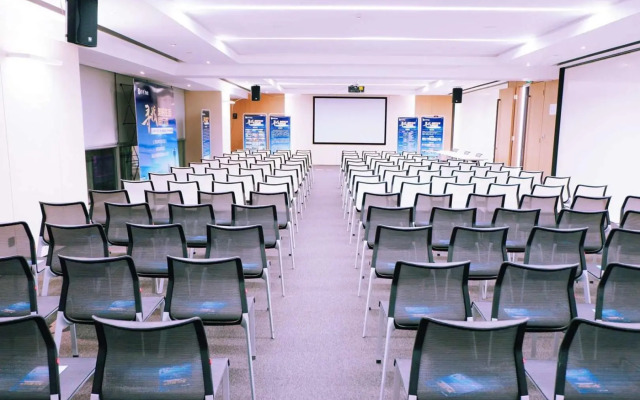 Holiday Inn Express Wuhan Optical Valley by IHG