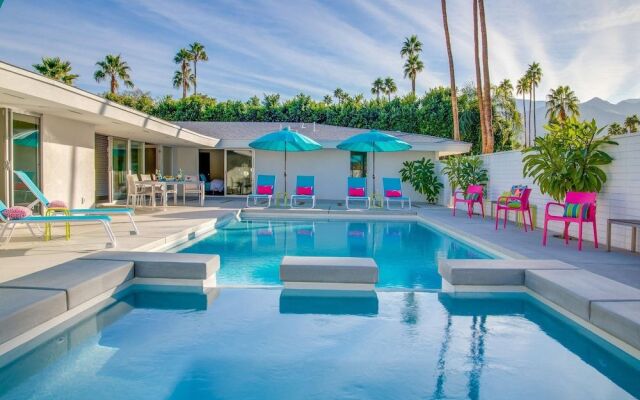 Pretty in Pink at Indian Canyons