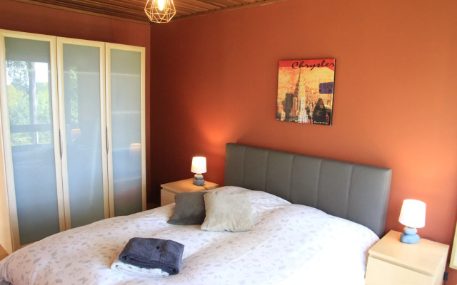 Green Hill Guest House and Apartment