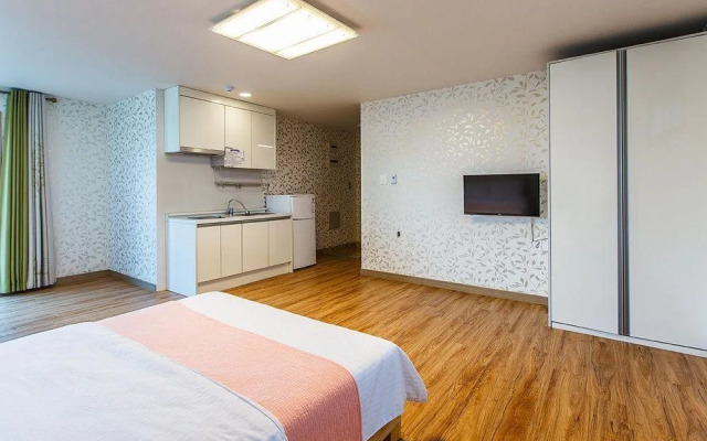 Jeju Pine Beach Pension