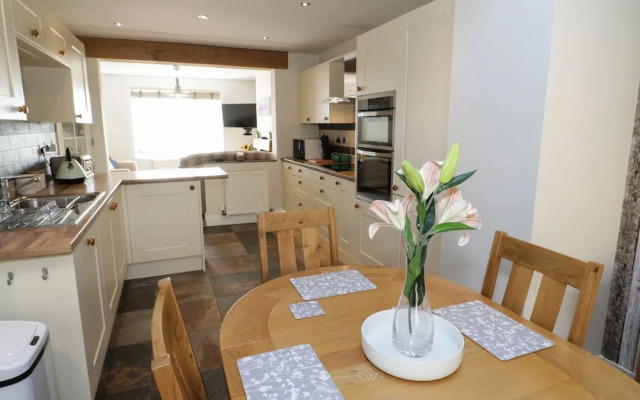 4 Anglesey Road