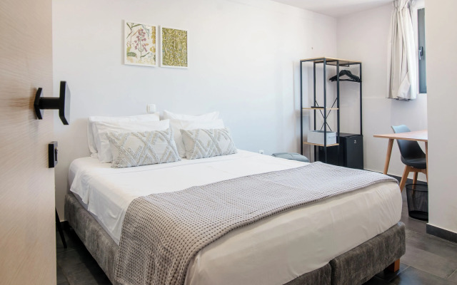 Navitas House Athens