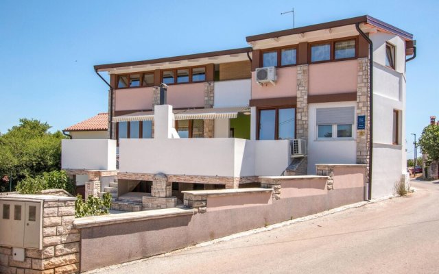 Nice Home in Sikici With Wifi and 2 Bedrooms