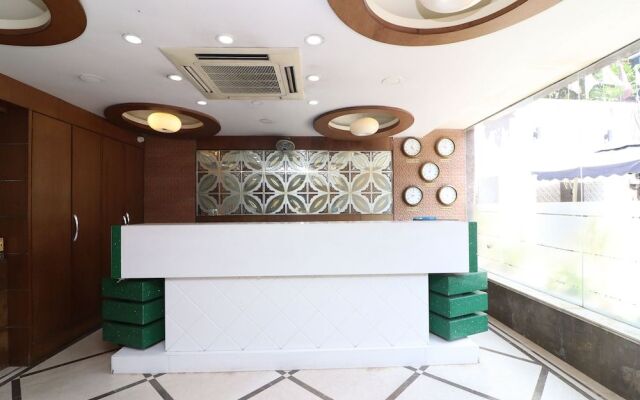 Capital O 1138 Hotel Emerald