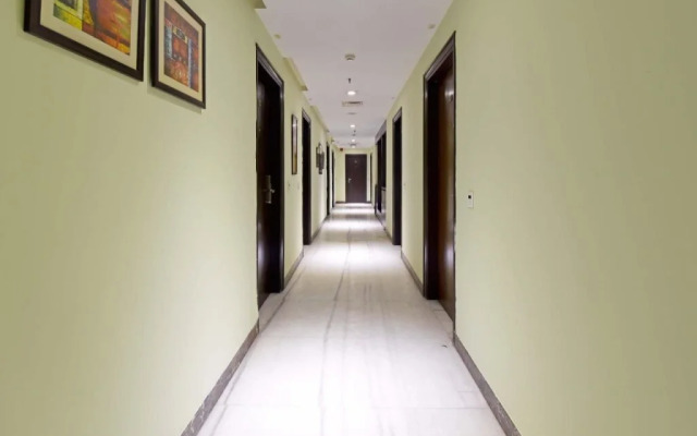 Golf View by OYO Rooms