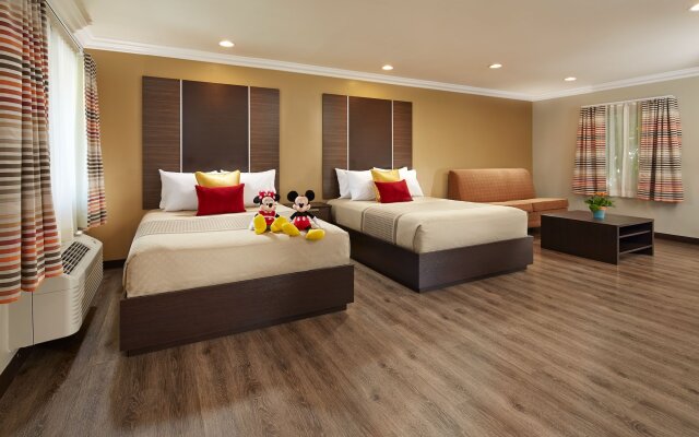 Eden Roc Inn & Suites