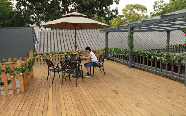 Zhantan Courtyard Hotel