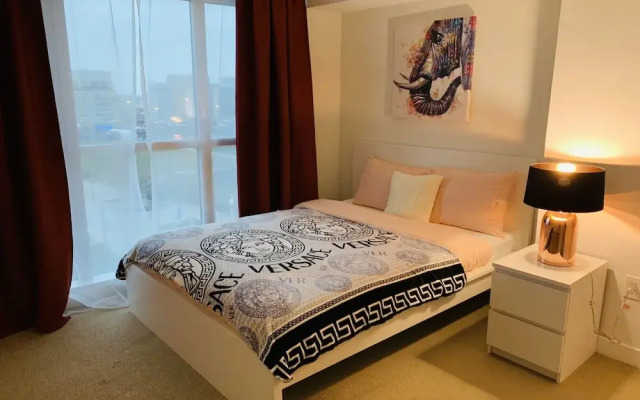 A&A Suites Magnificent 3-BD apt in DT