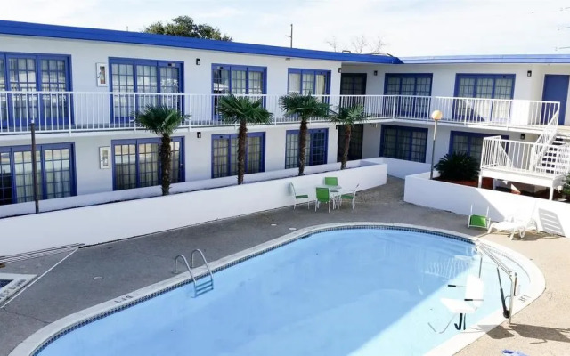 Motel 6-Opelousas, LA