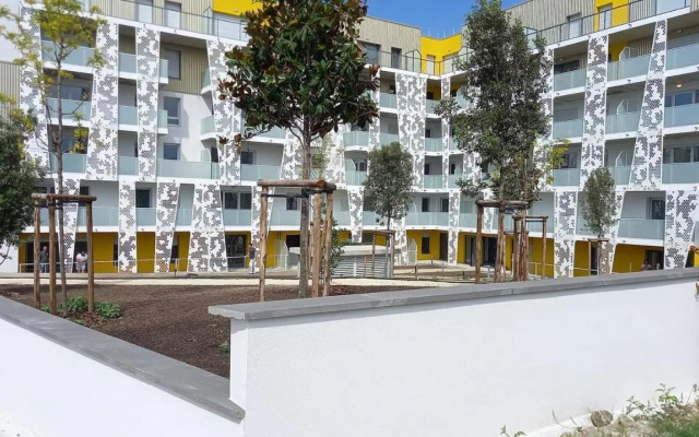 T2 avec balcon tout équipé 300m marché central