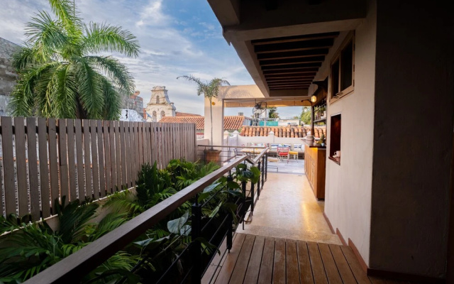 Luxury 5BR House W Jacuzzi & Pool