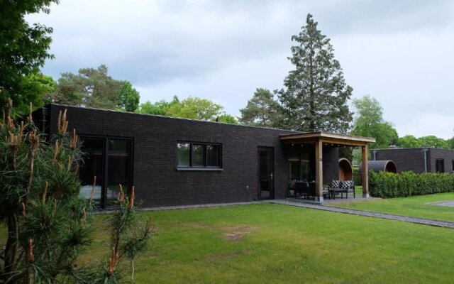 The White Oak - Luxe 4 persoons bungalow met prive sauna