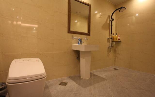 S Petite Hotel