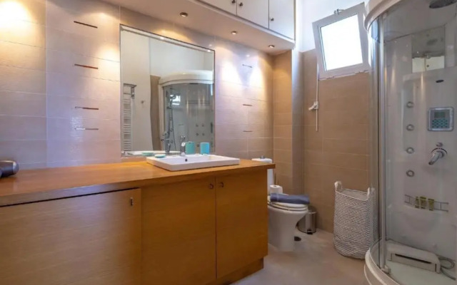 Rhea - Glyfada Sea View Apartment