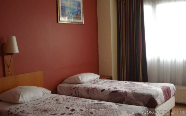Albert Hotel