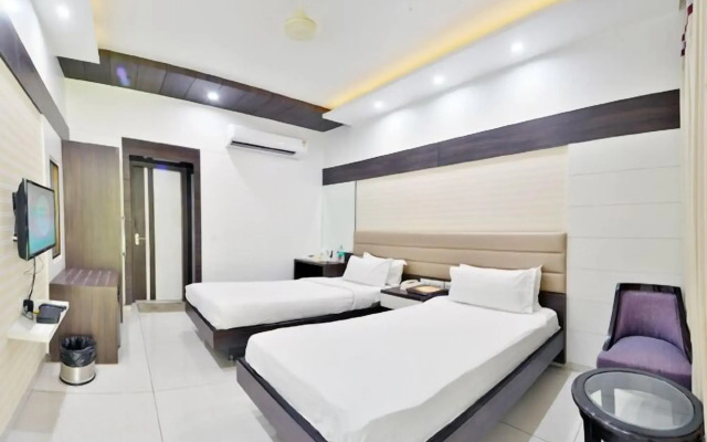 Jhansi Hotel
