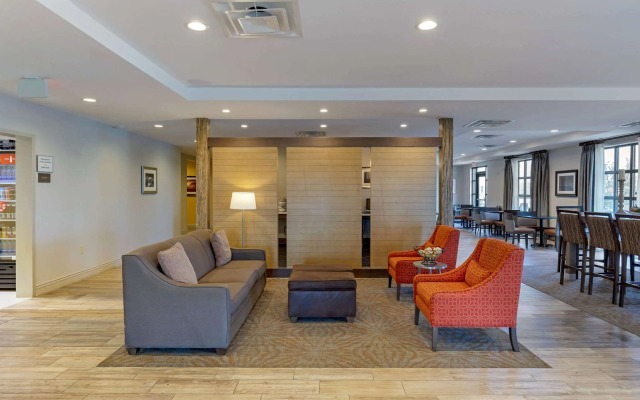 Comfort Inn & Suites