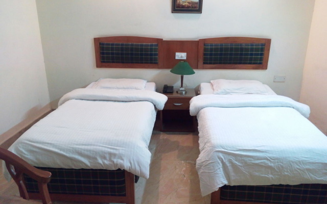 Hotel Queens Residency – Guest Rooms – Gurugram