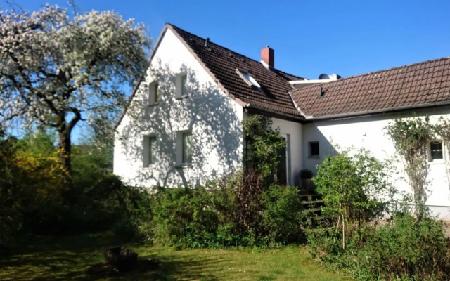 Sonniges Häuschen mit Garten