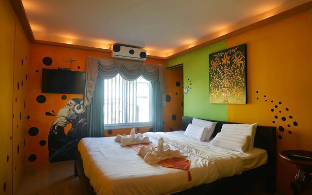 OYO 768 First Station Hotel