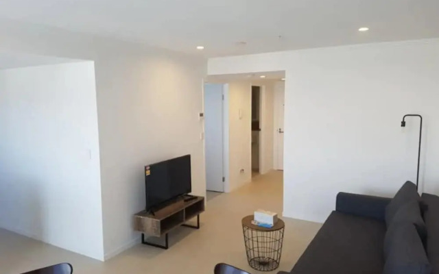 Newstead 1 Bedroom Apartment With City View