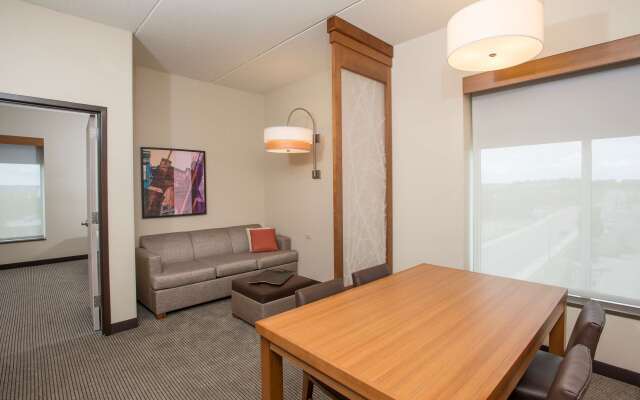 Hyatt Place Cincinnati / Sharonville Convention Center