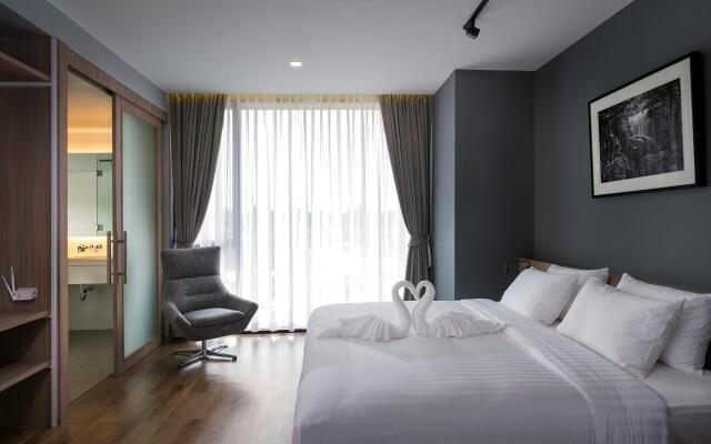 R Photo Hotel