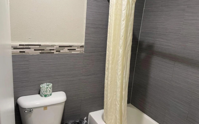 Passport Inn & Suites Corona Hotel