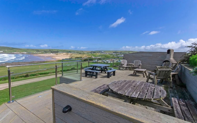 Stables Croyde 4 Bedrooms, Sleeps 8, Sea & Beach Views