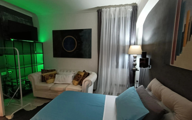 Spanish Steps bedroom