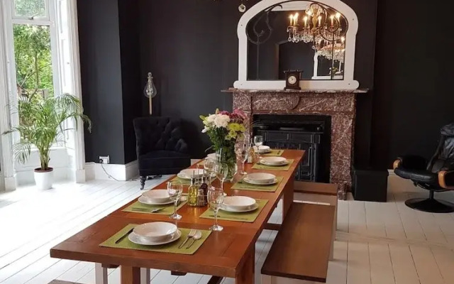 Beautiful Pendine Manor House in West Wales
