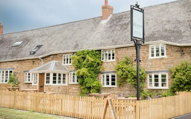 The Red Lion at Hellidon