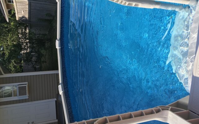 Brushwood House by Smith Point Beach