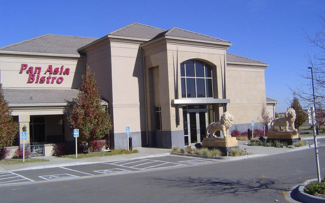 Holiday Inn Express & Suites Englewood Denver South by IHG