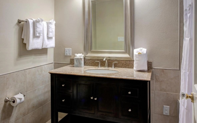 Hotel St. Pierre®, a French Quarter Inns® Hotel