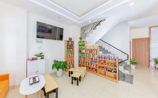 Huong Moc Hotel - Near Dalat Night Market