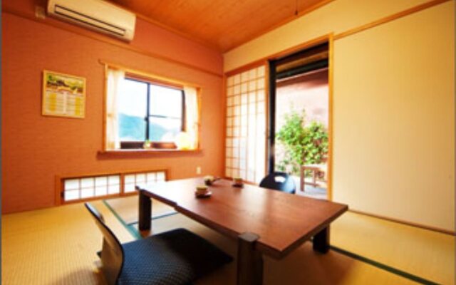 Yufuin Onsen Hotel Poppoan