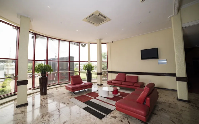 Hotel Elegance N.V.